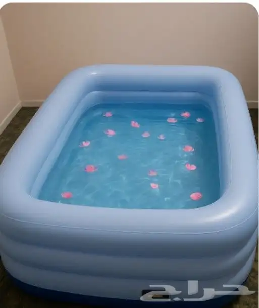 مسبح وسرير اطفال 0