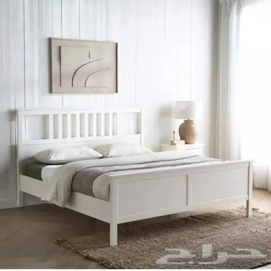 سرير نفرين خشب البيض نظيف مشابهه للصوىدرة 0