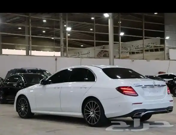 مرسيدس E200 فل كامل بحالة الوكاله 3