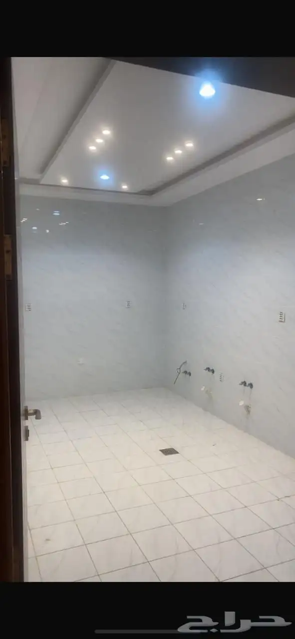 للايجار شقة بحي التيسير 5 غرف 3