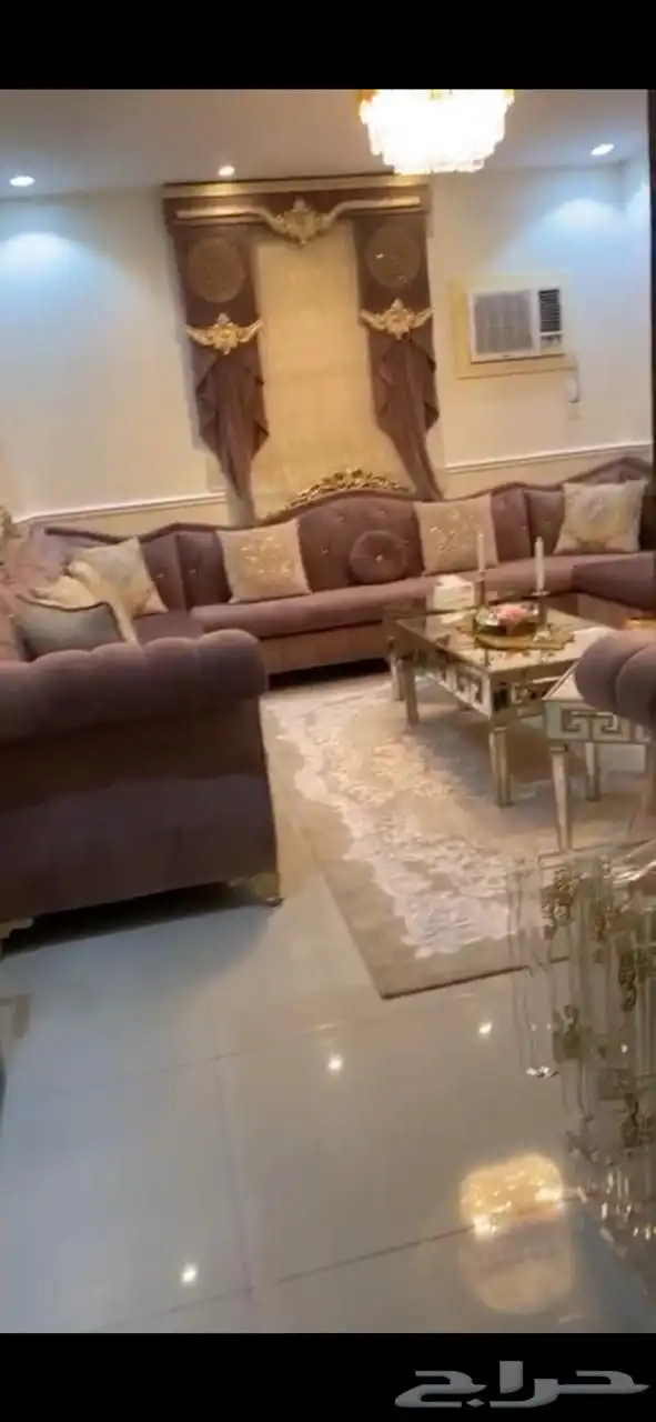 كنب مع الستارة للبيع نظيف 3