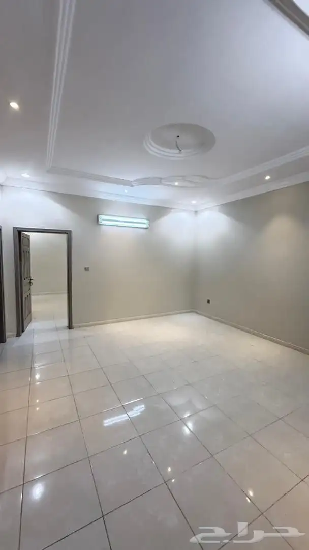 شقه 5 غرف للايجار _حي الحمدانية امام مطعم الرومانسية 9