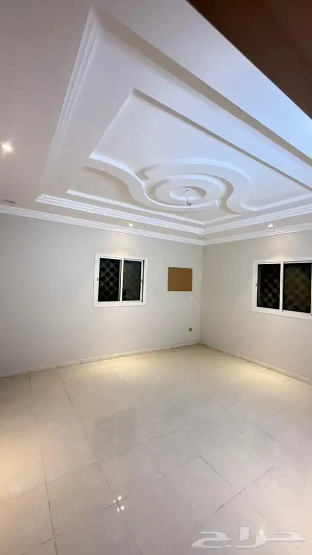 شقه 5 غرف للايجار _حي الحمدانية امام مطعم الرومانسية 1