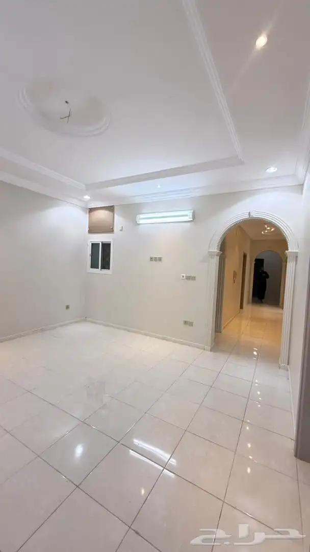 شقه 5 غرف للايجار _حي الحمدانية امام مطعم الرومانسية 4