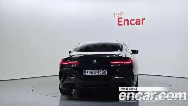 2024 BMW 8-series (G15) M850i xDrive ماشي 5000 KM فقطط 2