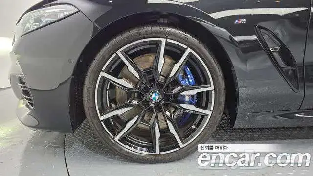 2024 BMW 8-series (G15) M850i xDrive ماشي 5000 KM فقطط 16