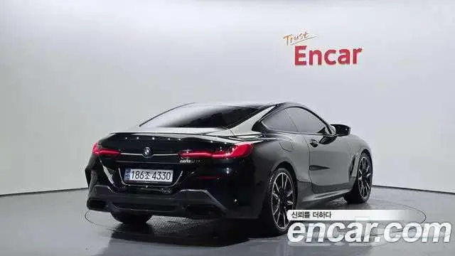 2024 BMW 8-series (G15) M850i xDrive ماشي 5000 KM فقطط 3