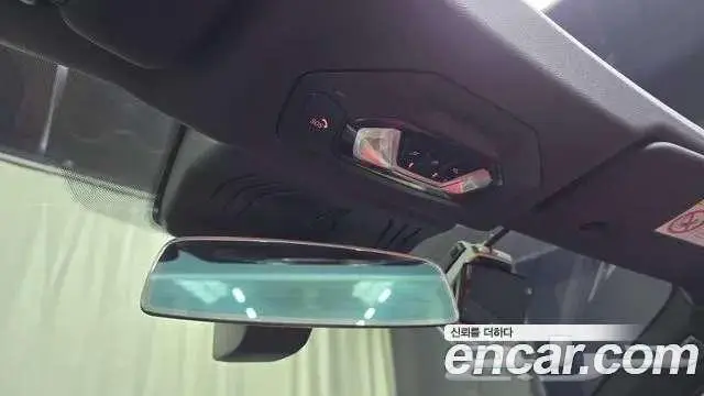 BMW 4 Series (G22) 420i M Sport Pro Convertible 2025 10