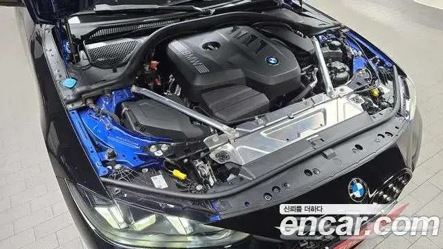 BMW 4 Series (G22) 420i M Sport Pro Convertible 2025 11