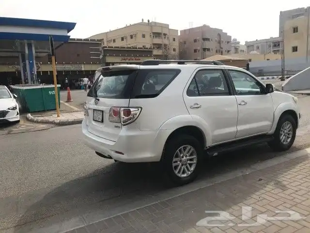 السياره فرشونر 2014 للبيع 4سلندر بدون دبل بودى وكالة سوم 40 3