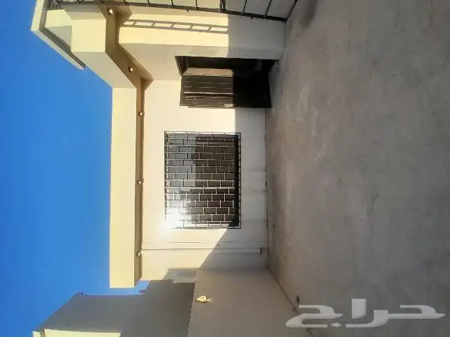 للبيع روف علوي مع ملحق تشطيب راقي 9غرف حي الطلح خلف الراقي 36