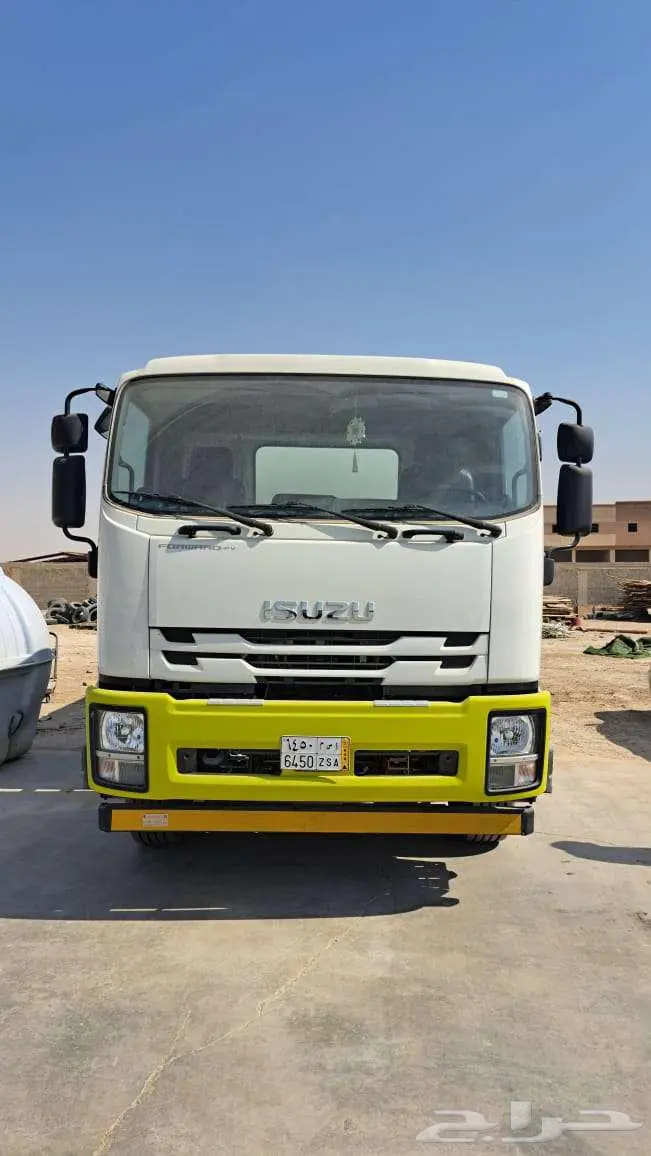 للبيع شاحنة ايسوزو بحالة الجديده 2