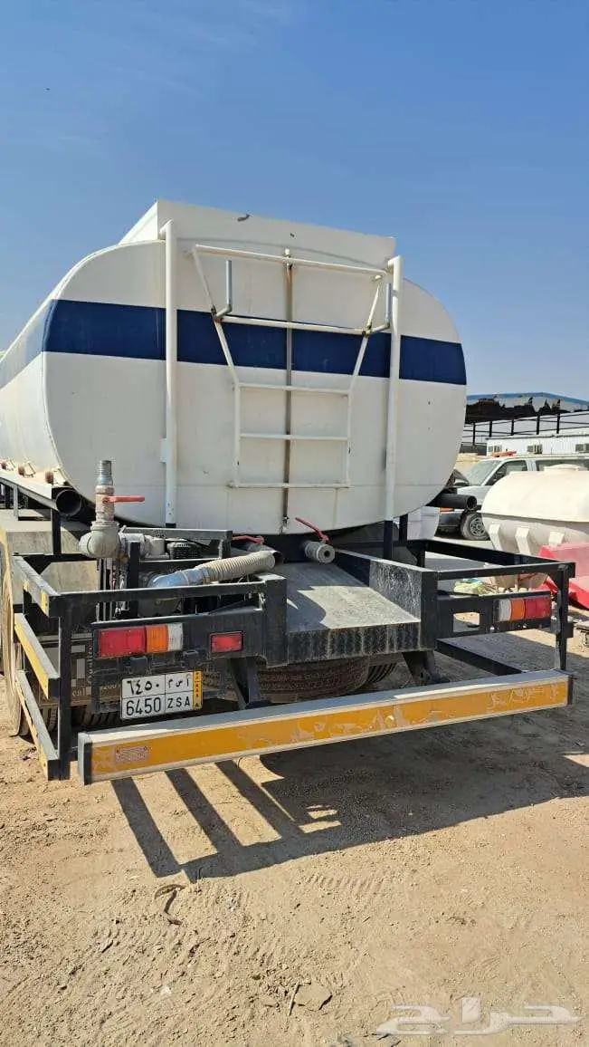 للبيع شاحنة ايسوزو بحالة الجديده 4