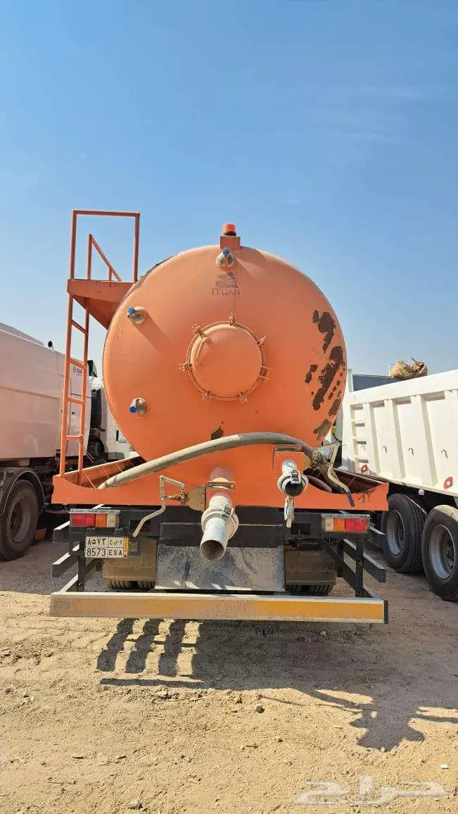 للبيع شاحنة ايسوزو بحالة الجديده 5