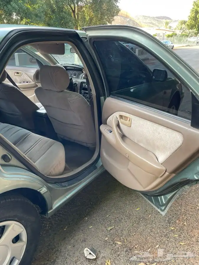 للبيع كامري 2001 12