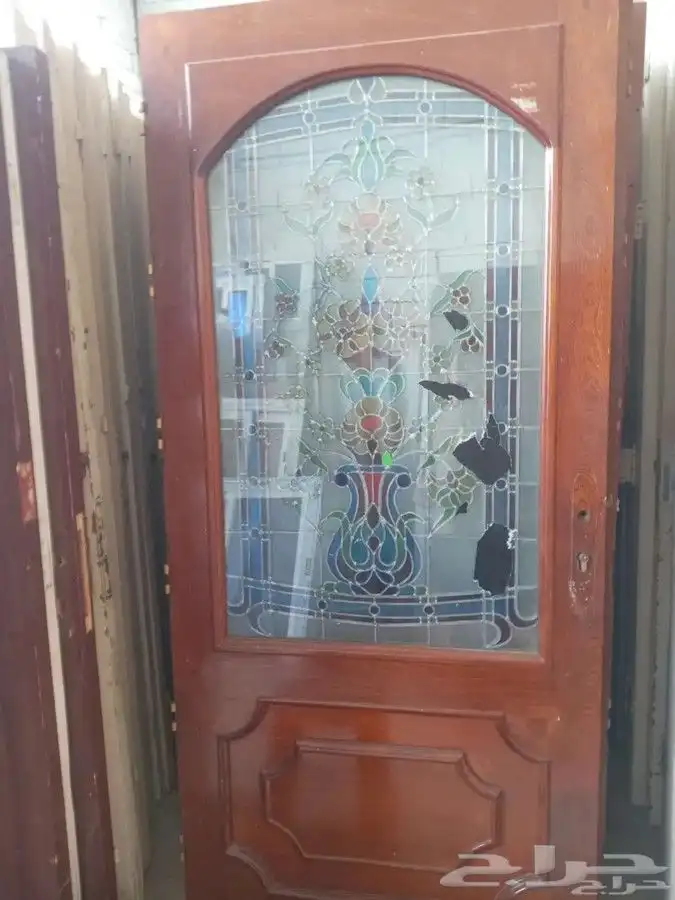 انت نبواب خشب مستخدمه وحديد والمنيوم جديده للبيع 3