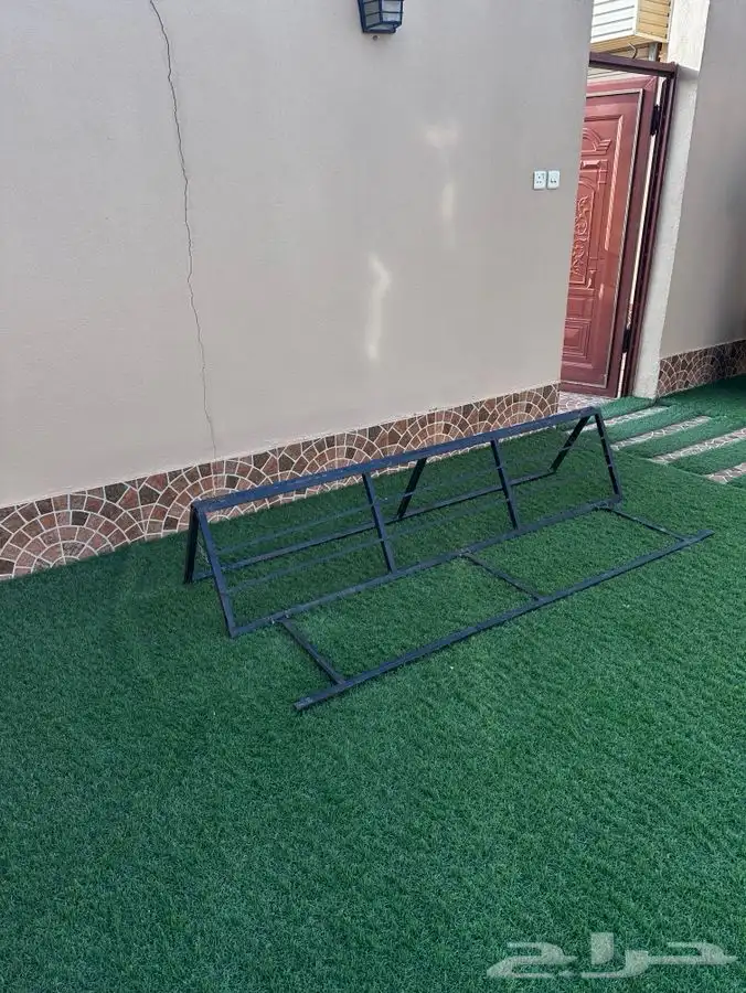 جلسات حديد ارضيه مسند ظهر 1