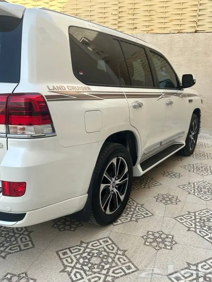 للبيع لاندكروزر جكسار 2016 12