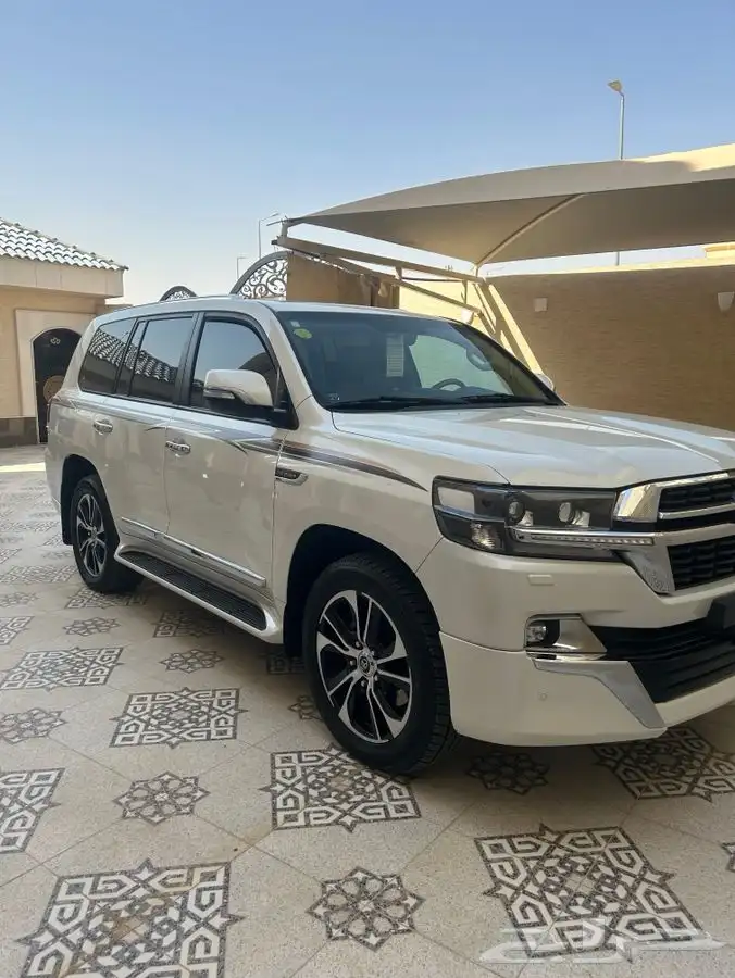 للبيع لاندكروزر جكسار 2016 18
