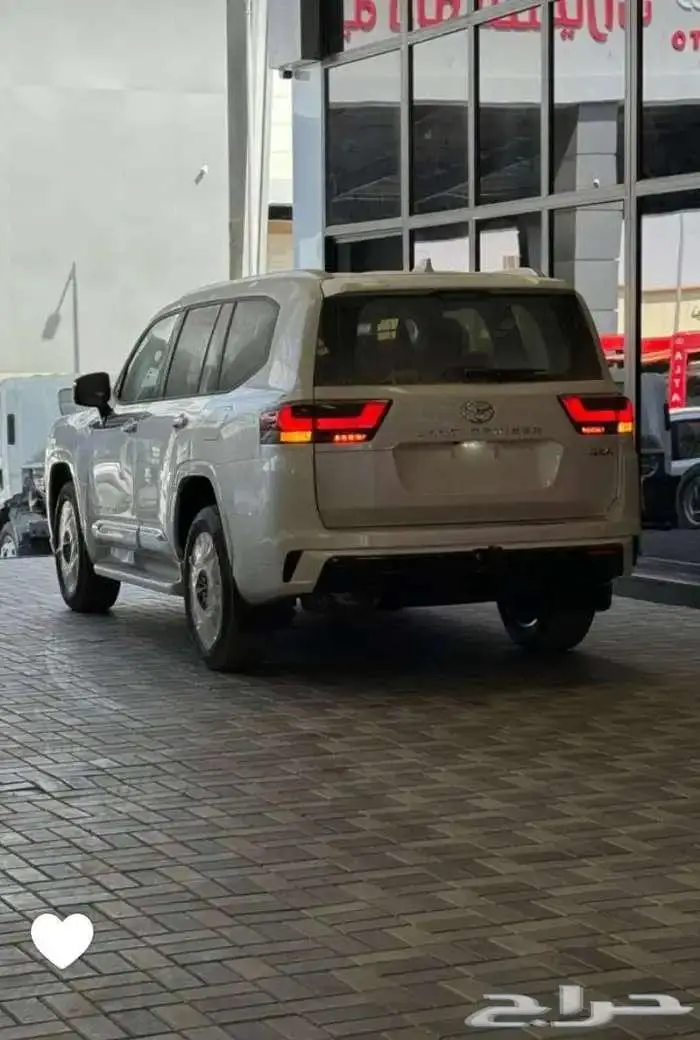 تويوتا لاند كروزر GXR L5 بريمي تنفس طبيعي 2025 9