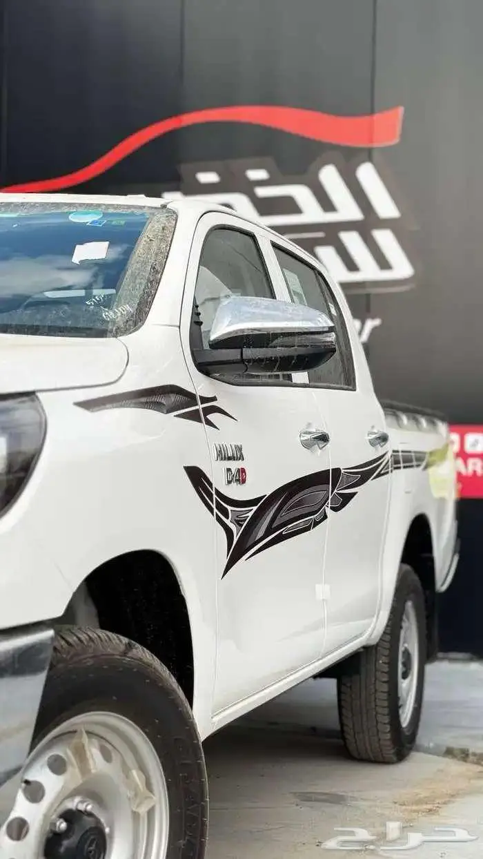 تويوتا هايلوكس GL2 ديزل دبل 2025 لدى شركة عبدالمجيد الخضر 4