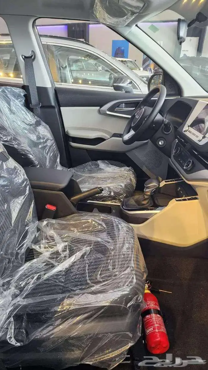 كيا كارينز 2025 بكاميرا خلفية وشاشة 3