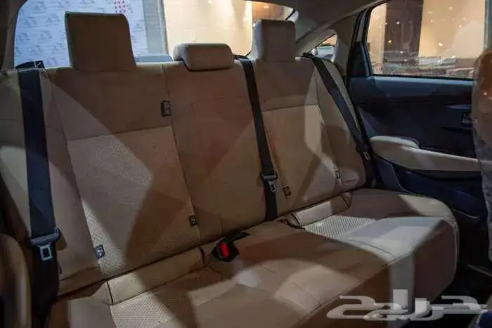 تويوتا يارس y بنزين 2026 8