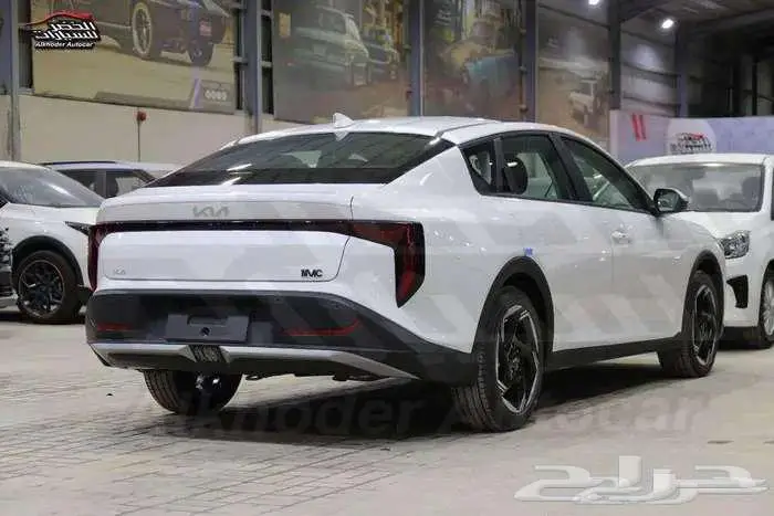 كيا K4 نص فل 2026 لدى الخضر للسيارات 3