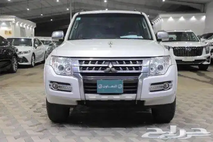 ميتسوبيشي باجيرو فل كامل فتحة سقف جلد موديل 2017 2