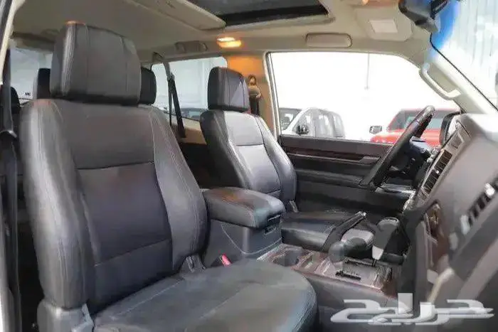 ميتسوبيشي باجيرو فل كامل فتحة سقف جلد موديل 2017 10