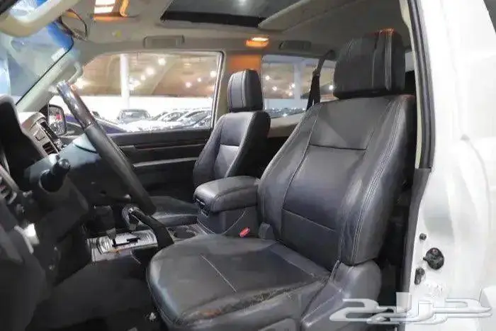 ميتسوبيشي باجيرو فل كامل فتحة سقف جلد موديل 2017 9