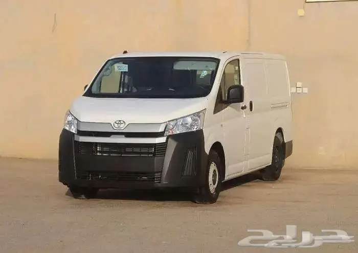 تويوتا باص بضاعة بنزين قير عادي 2025 2