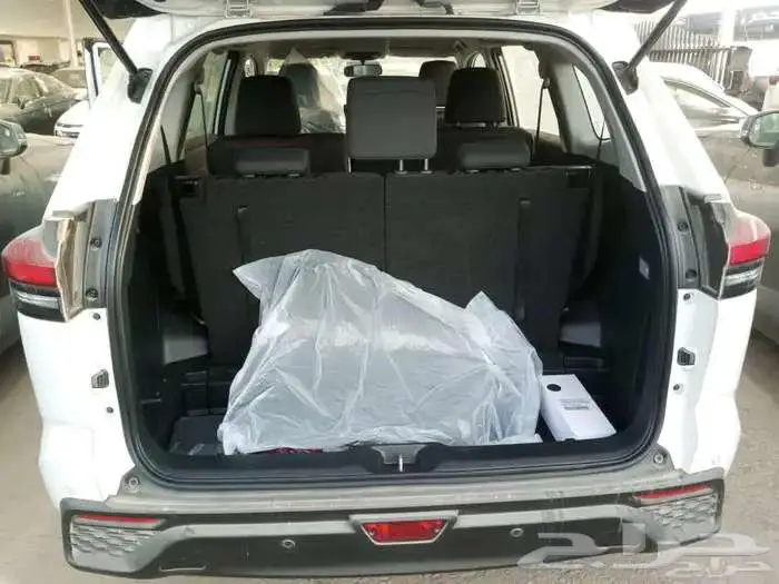 تويوتا انوفا ستاندر بنزين 2026 11