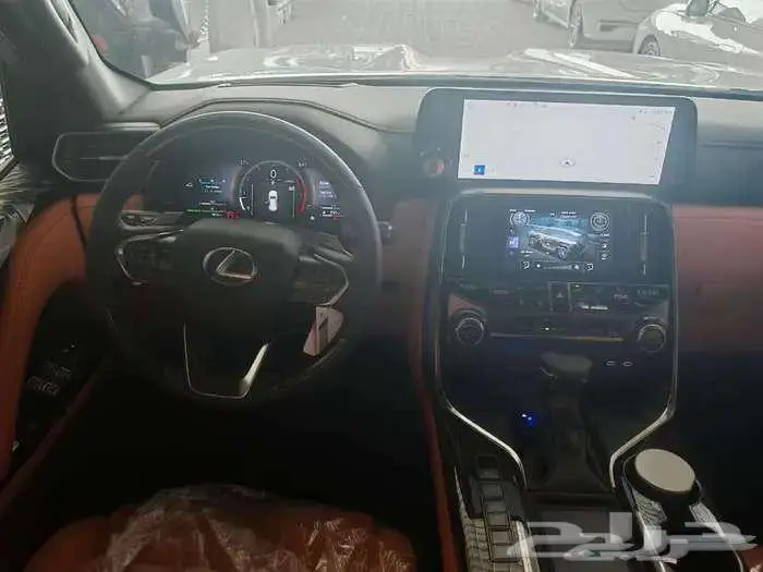لكزس LX600 VIP 2025 أبيض خليجي الممشي 1800 كم 7