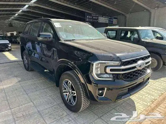فورد ايفريست XLS استندر بنزين 2025 وكاش وتقسيط 0