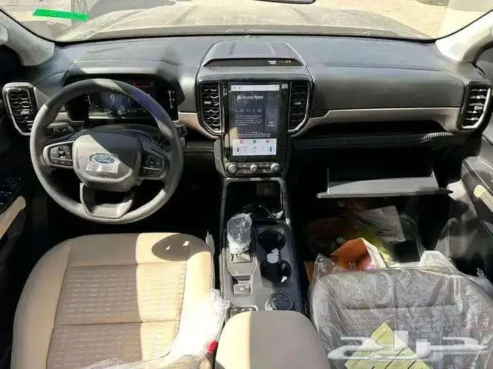 فورد ايفريست XLS استندر بنزين 2025 وكاش وتقسيط 4