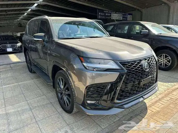 لكزس LX600 اف سبورت خليجي 2025 كاش وتقسيط 2