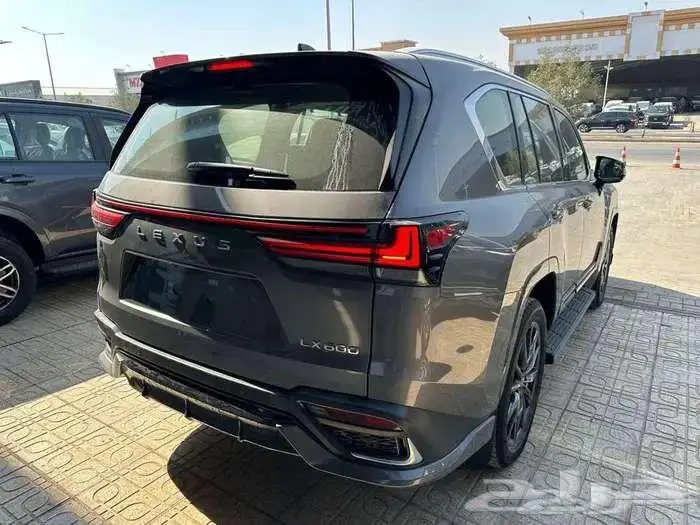 لكزس LX600 اف سبورت خليجي 2025 كاش وتقسيط 8