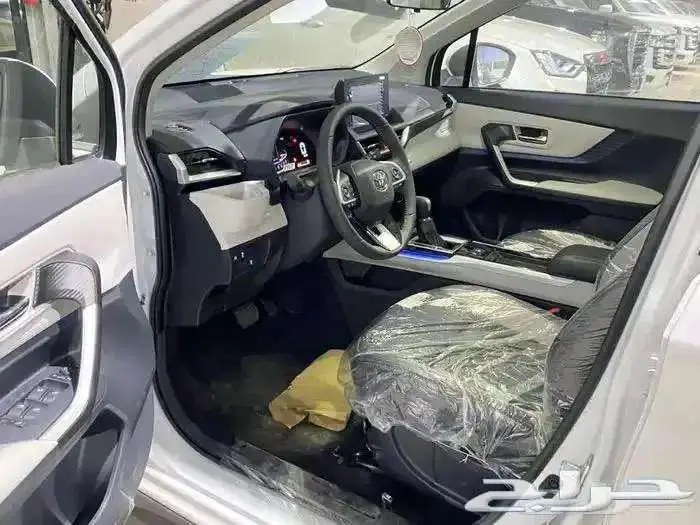 تويوتا فيلوز GLX و متوفر موديل 2024 و 2025 كاش و اقساط 2