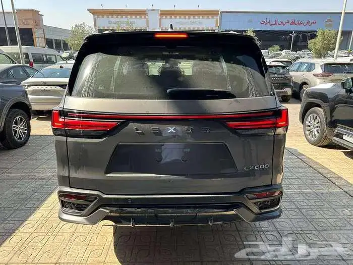 لكزس LX600 اف سبورت خليجي 2025 كاش وتقسيط 6