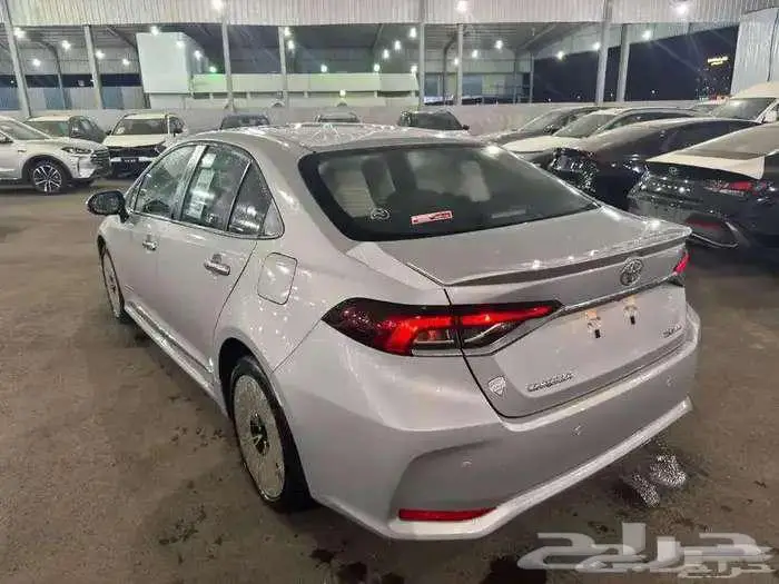 تويوتا كورلا فل 2000 سي سي فتحه سقف موديل 2025 2