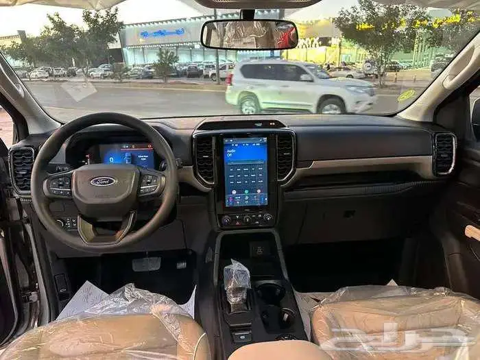 فورد ايفرست موديل 2025 XLSدبل دفع رباعي أصفار 18