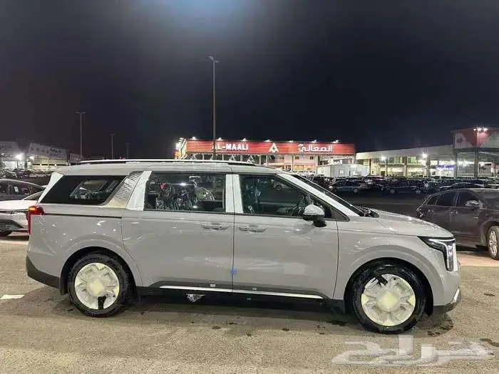 كيا كرنفال نص فل موديل 2026 اقساط او كاش 12