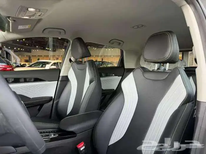 جيلى كولراى 2025 GL عروض خاصة 9