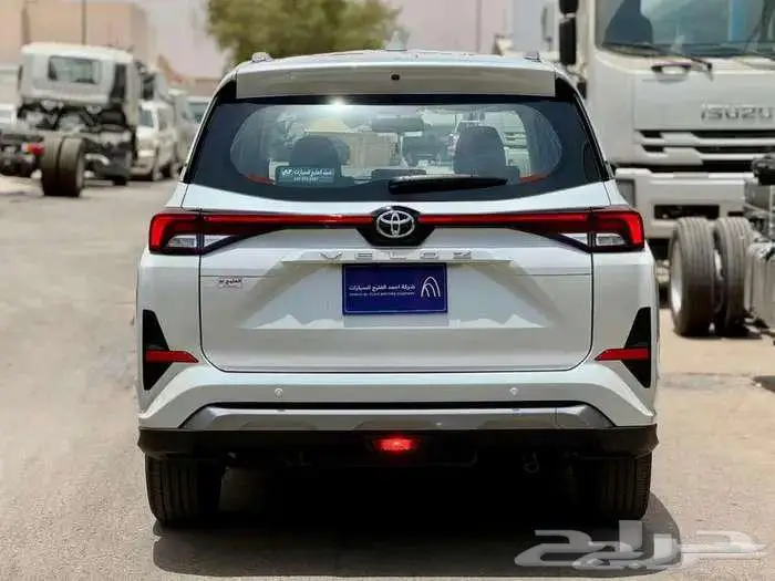 تويوتا فيلوز GLX عائلية 7 مقاعد 2025 (عازل حراري مجاني) 2