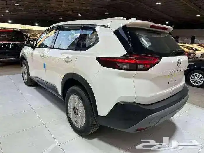 نيسان اكس تريل استاندر 5 و 7 مقاعد دبل موديل 2025 3