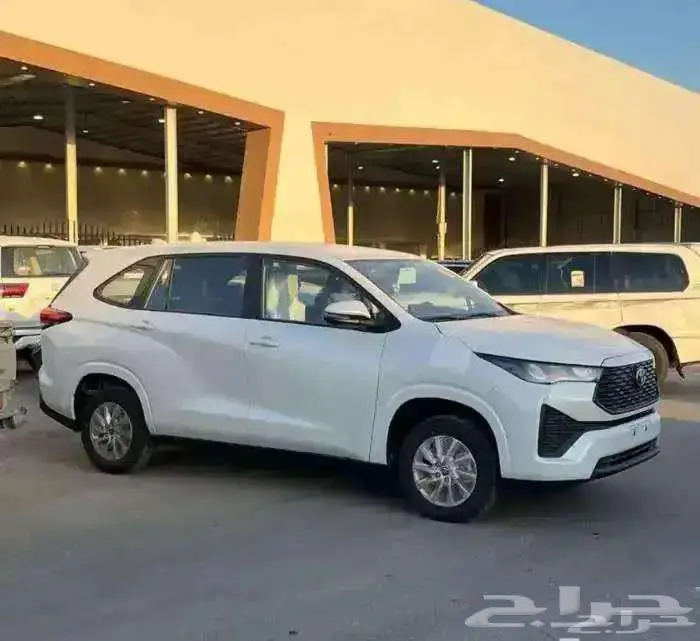 تويوتا انوفا ستاندر بنزين 2026 1
