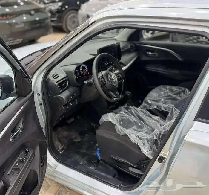 سوزوكي سويفت GLX فل 2025 اصفار 10