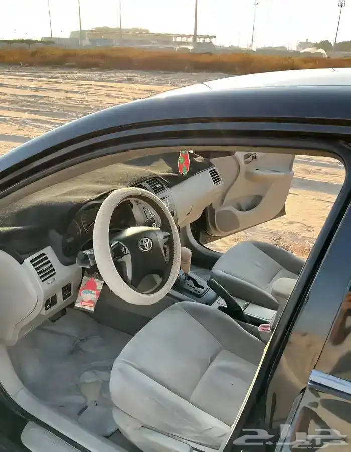 كورولا 2011 اوتماتيك نظيف 8