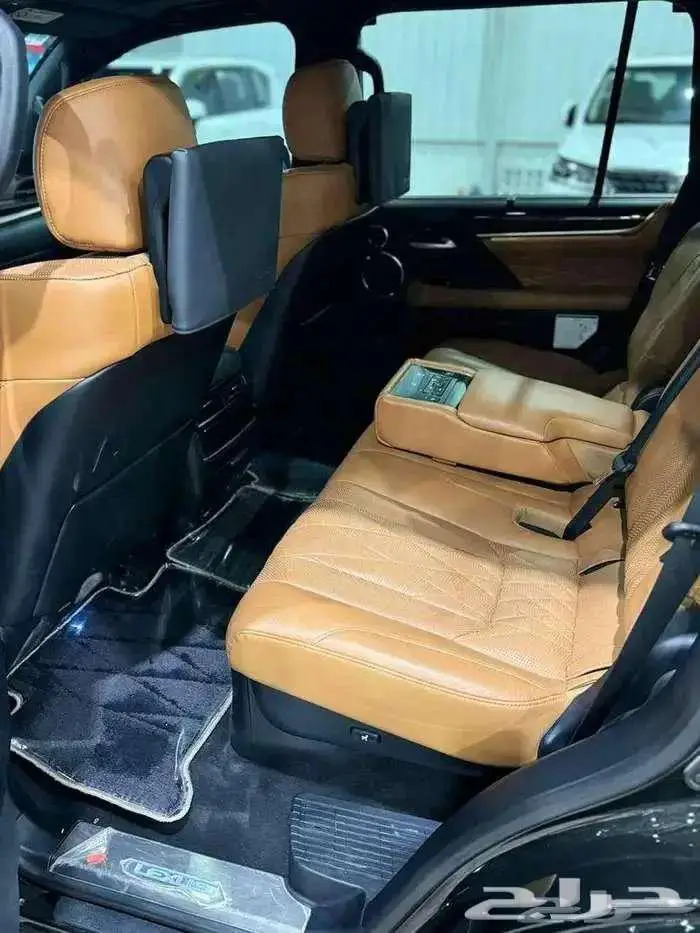 لكزس بلاك اديشن 2021 5